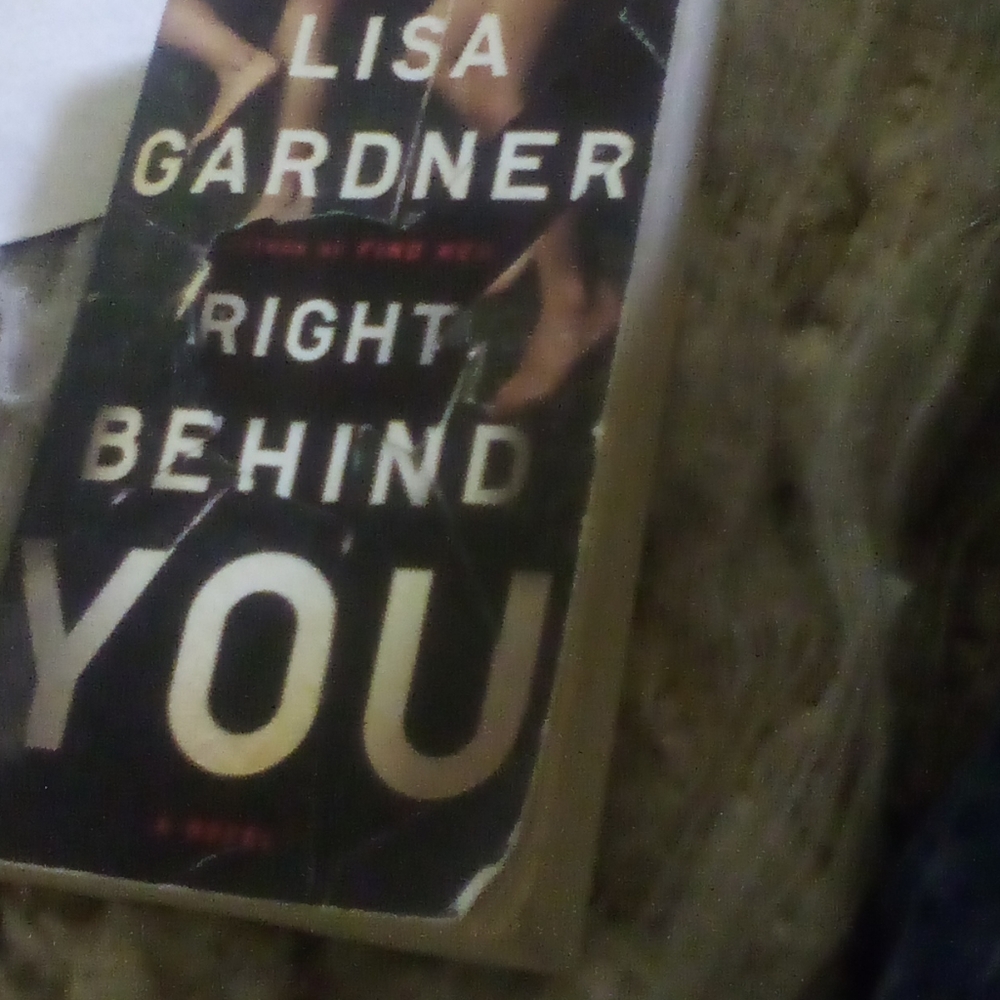 Books - Picture 4 of 8